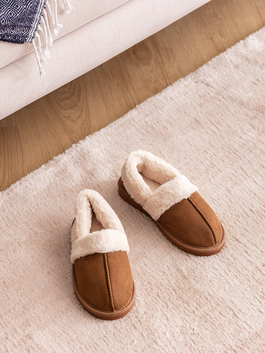 LCW HOME Front covered suede woman home slippers -W2FK07Z8-SPG