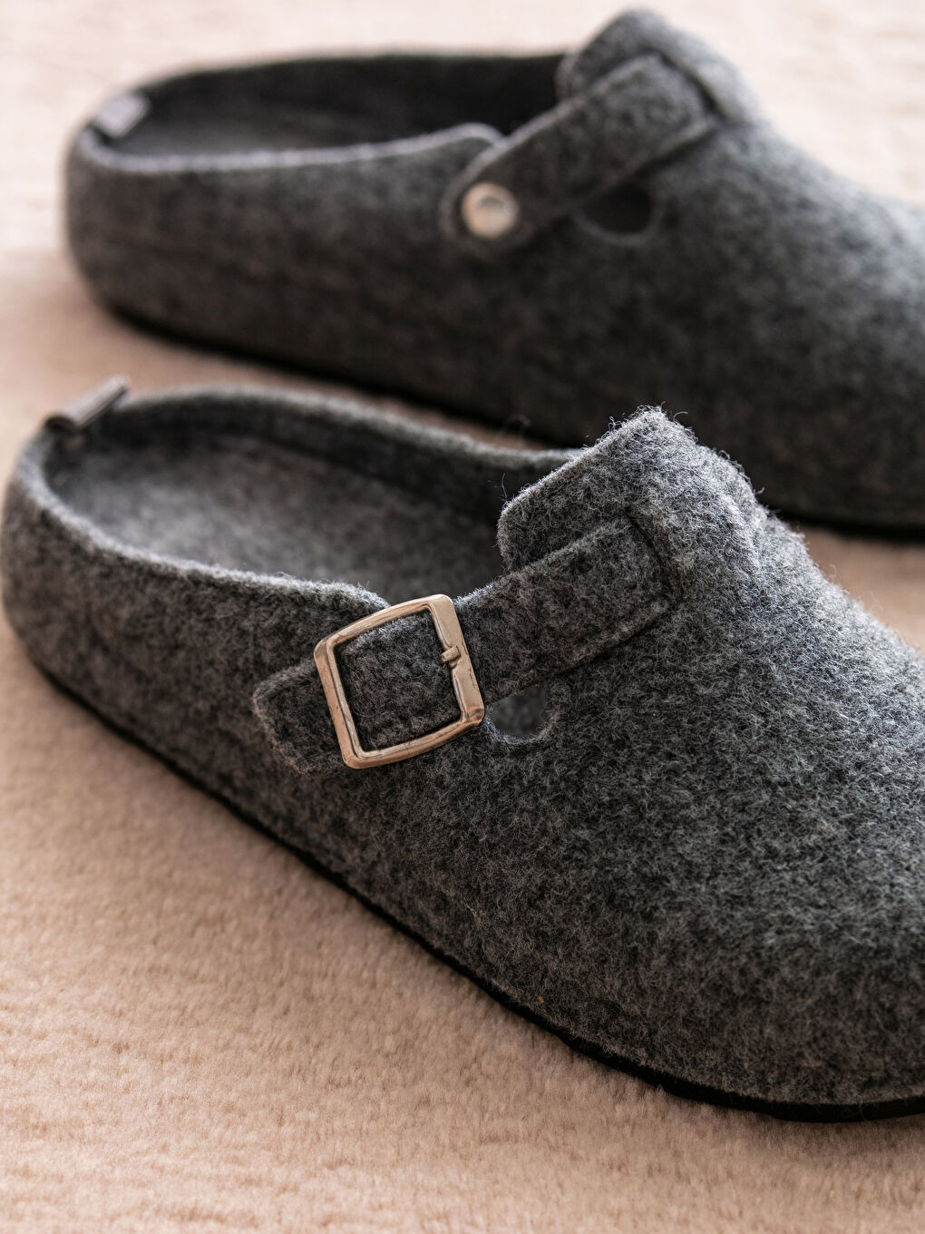 Papuci de casă pentru femei, cu detaliu tip cataramă-2