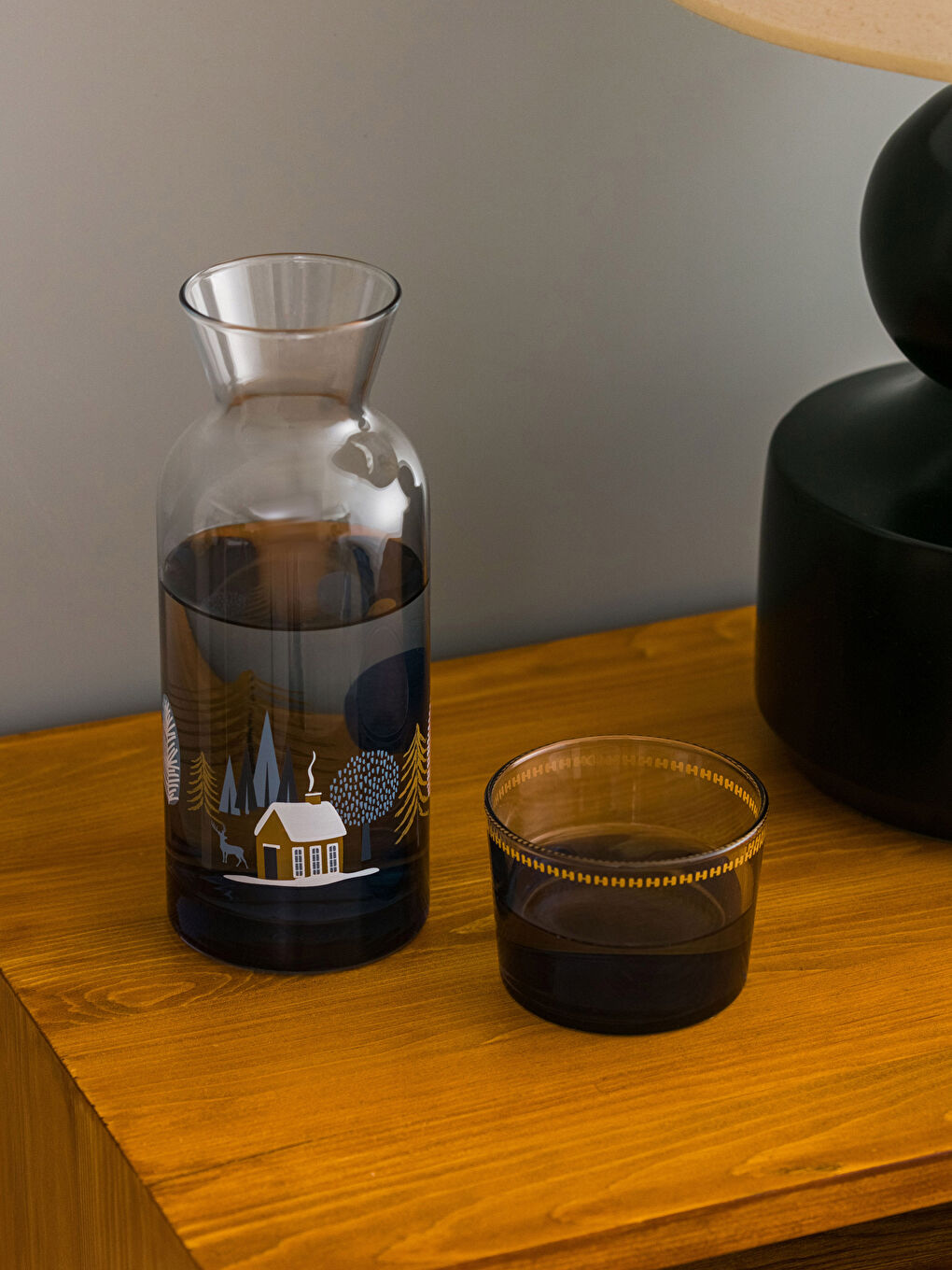 Lacivert Baskılı Bardak Kapaklı Cam Karaf Sürahi 700 ml