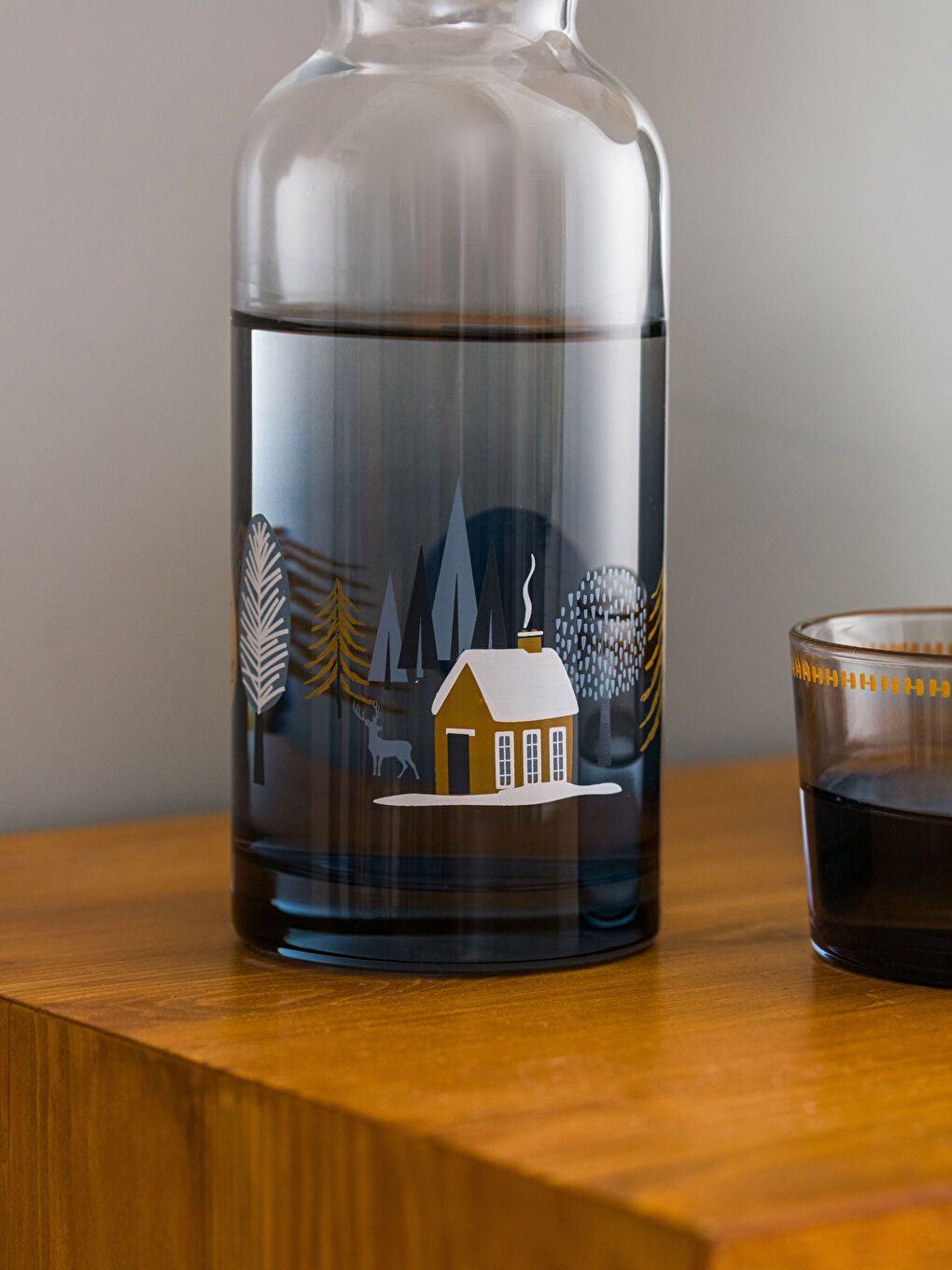 Lacivert Baskılı Bardak Kapaklı Cam Karaf Sürahi 700 ml-3