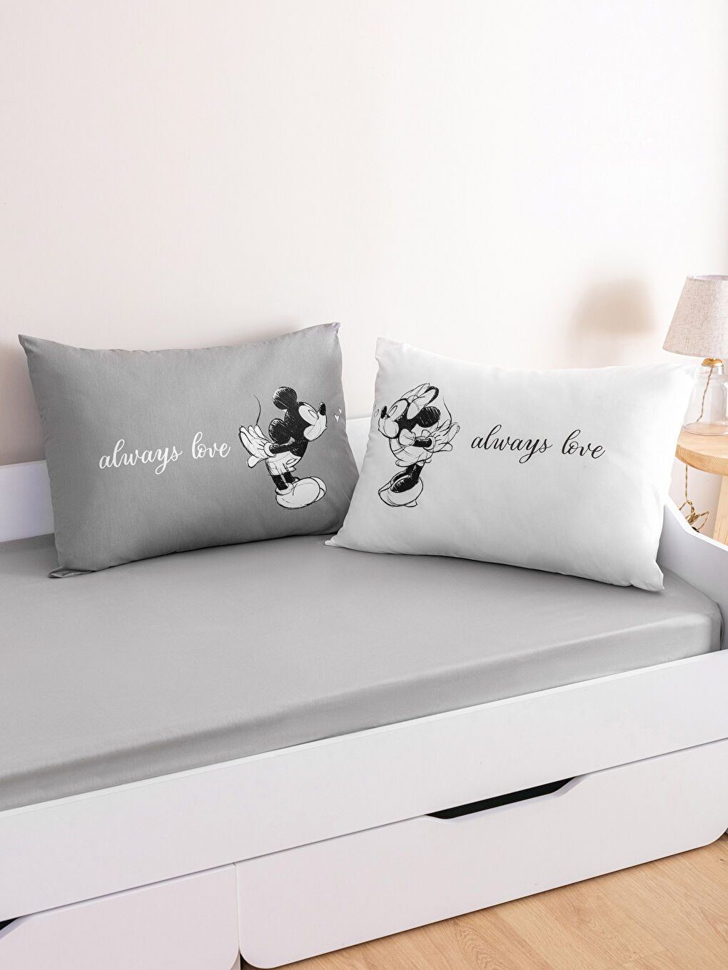 Mickey and Minnie Mouse Printed Children's Pillow Case 2-Piece 50x70 Cm-1