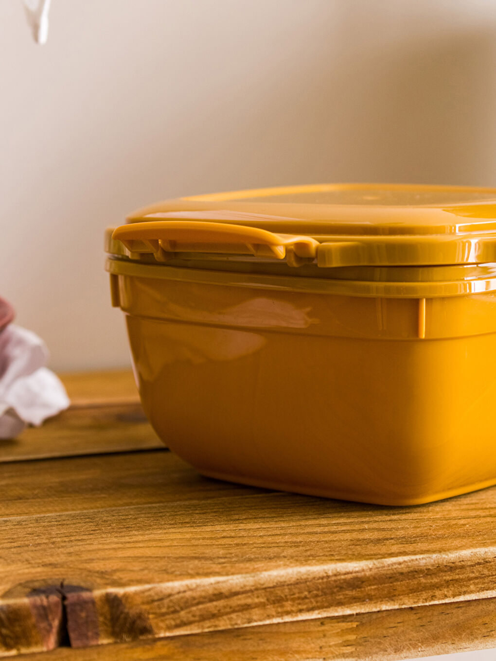 Sarı Kapaklı Saklama Kabı 1500 ml-2