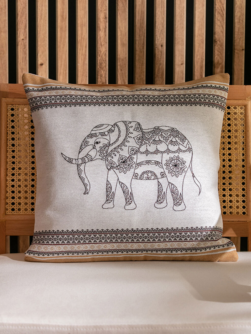 غطاء وسادة جاكار بنقشة الفيل 45x45 سم-1