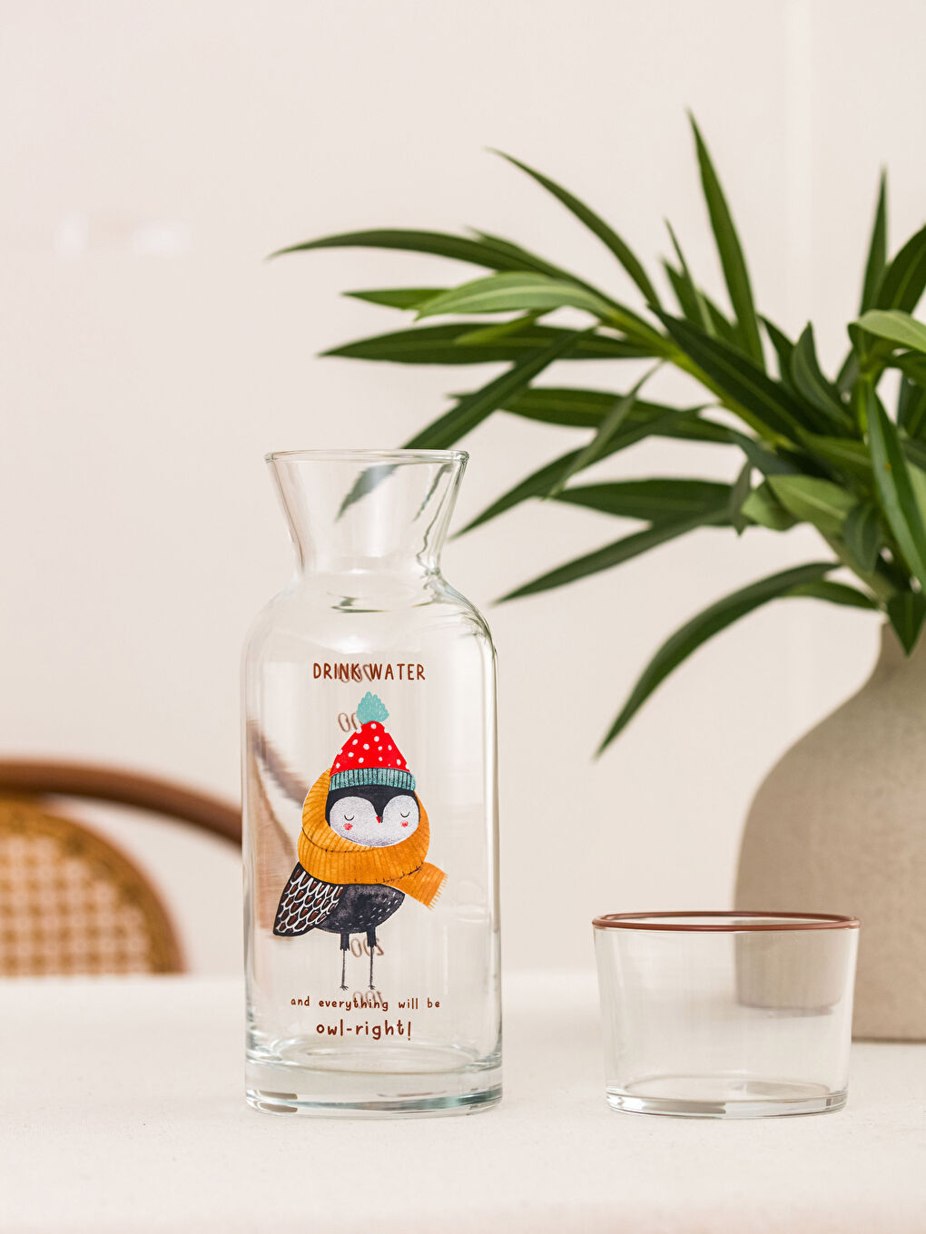 Karışık Baskılı Bardak Kapaklı Cam Karaf Sürahi 700 ml-1