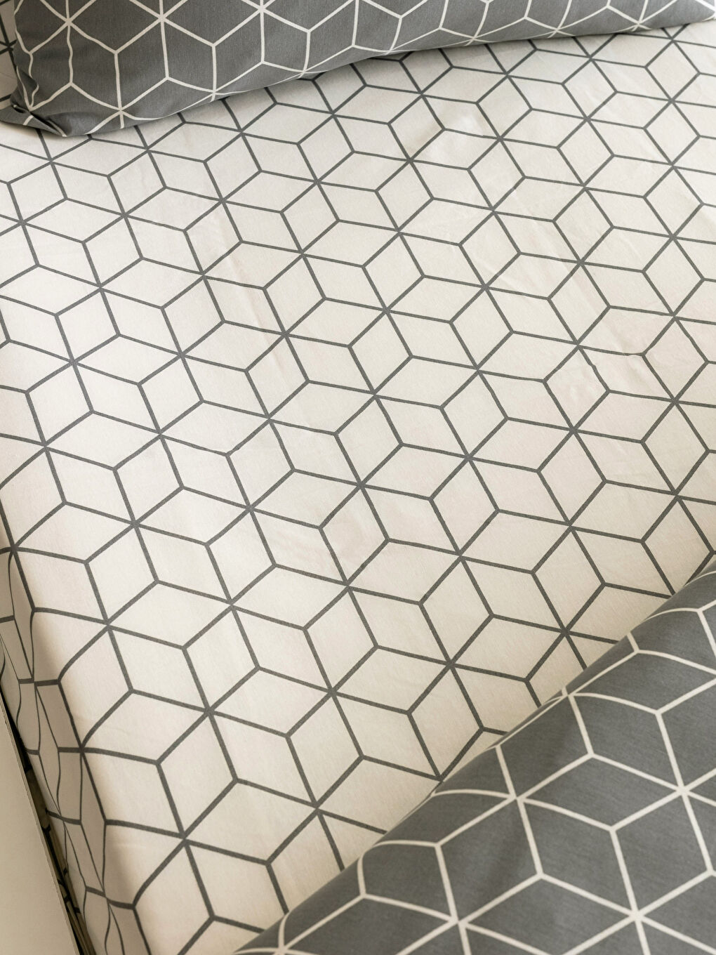 Geometric Patterned Single Duvet Cover Set -W2G522Z8-LRW