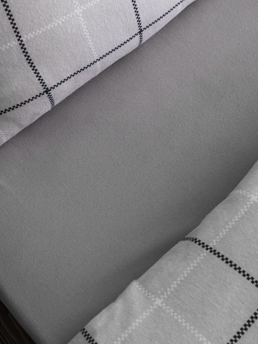 Karışık Desenli Pamuklu Çift Kişilik Nevresim Takımı-4