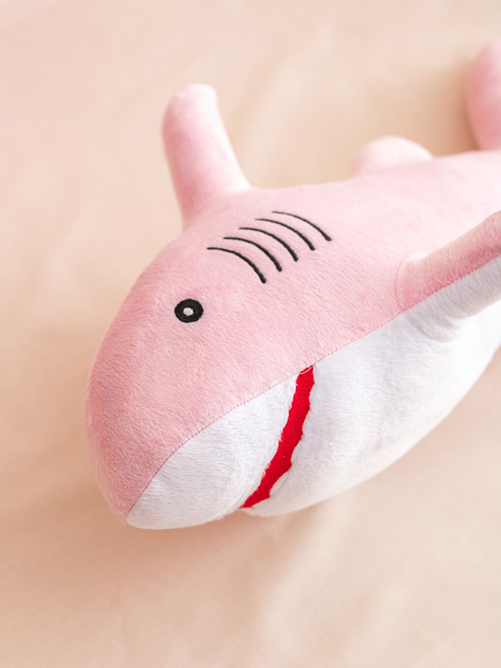 Pembe Köpek Balığı Pelüş Dolgulu Kırlent-2