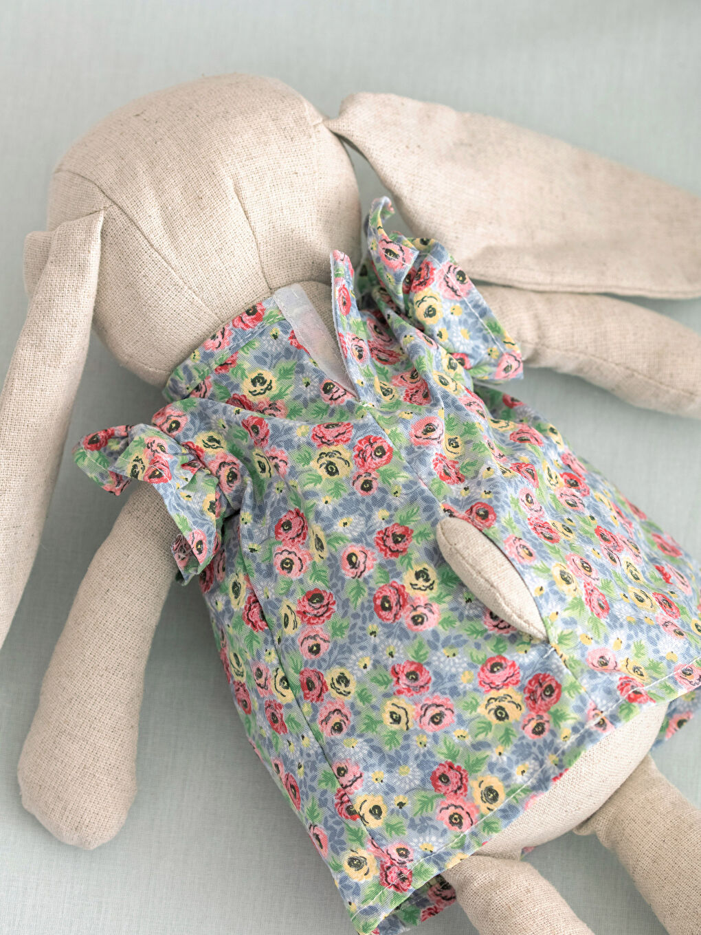 Karışık İçi Dolgulu Elbiseli Tavşan Figürlü Bebek Kırlent 35 cm-2