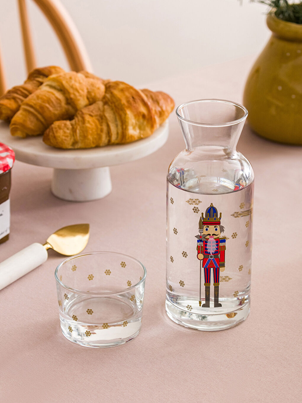 LCW HOME Stakleni bokal Nutcracker sa staklenim poklopcem 700 ml -W2G954Z8-F9C
