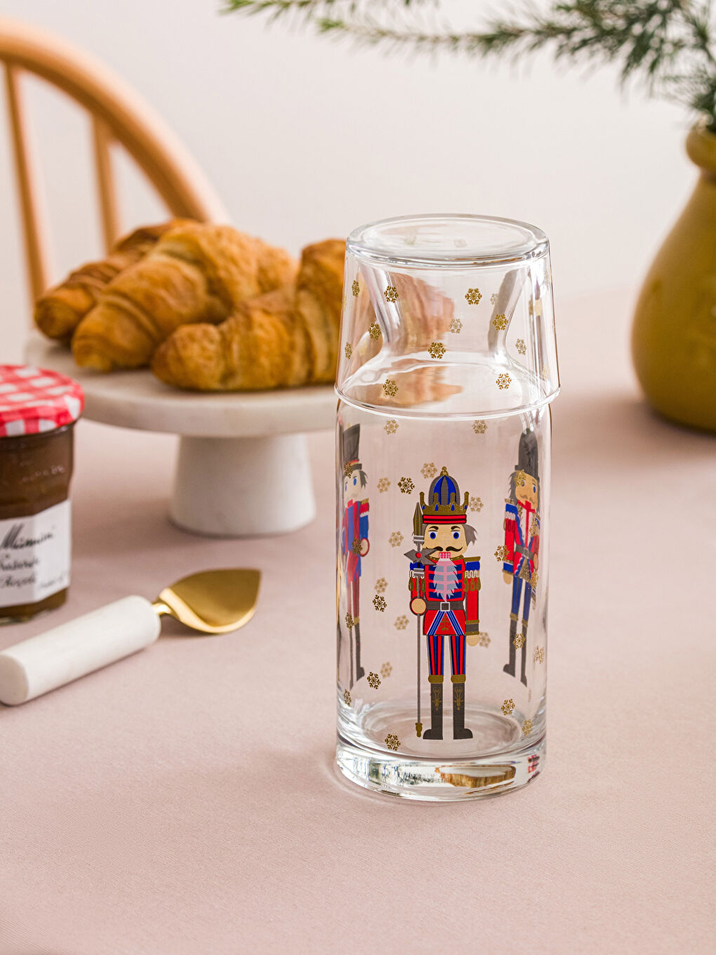 LCW HOME Stakleni bokal Nutcracker sa staklenim poklopcem 700 ml -W2G954Z8-F9C