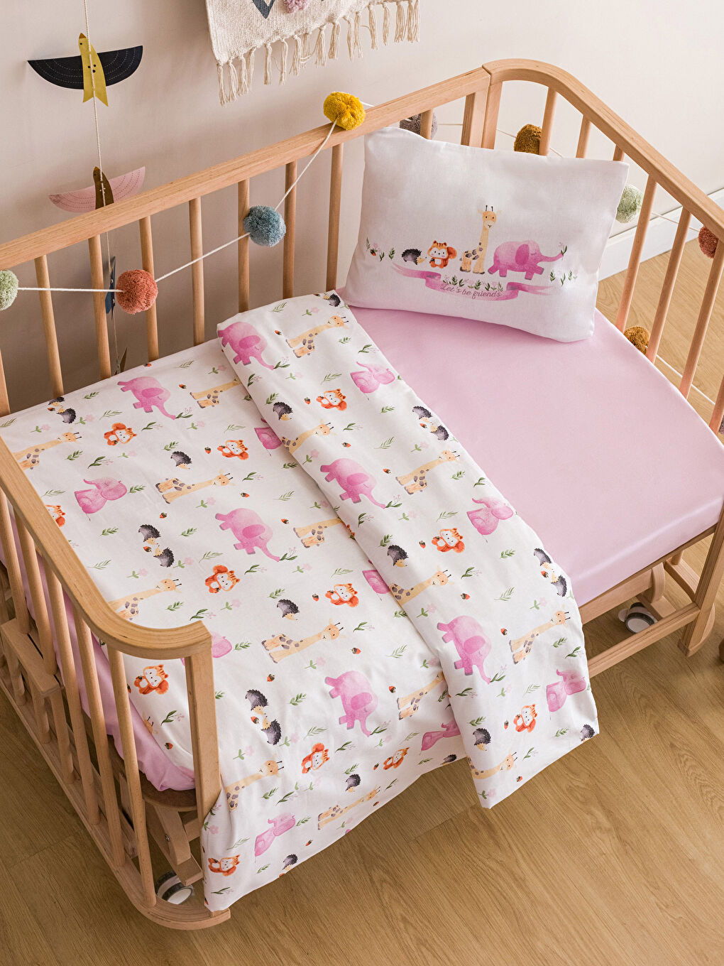 Karışık Desenli Pamuklu Bebek Nevresim Takımı-1