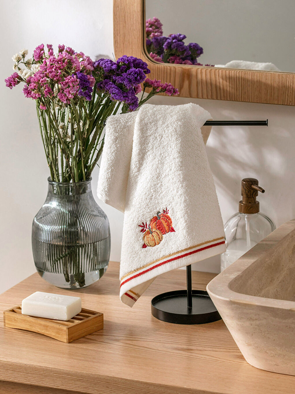 Embroidered Cotton Hand Towel 30x50 Cm