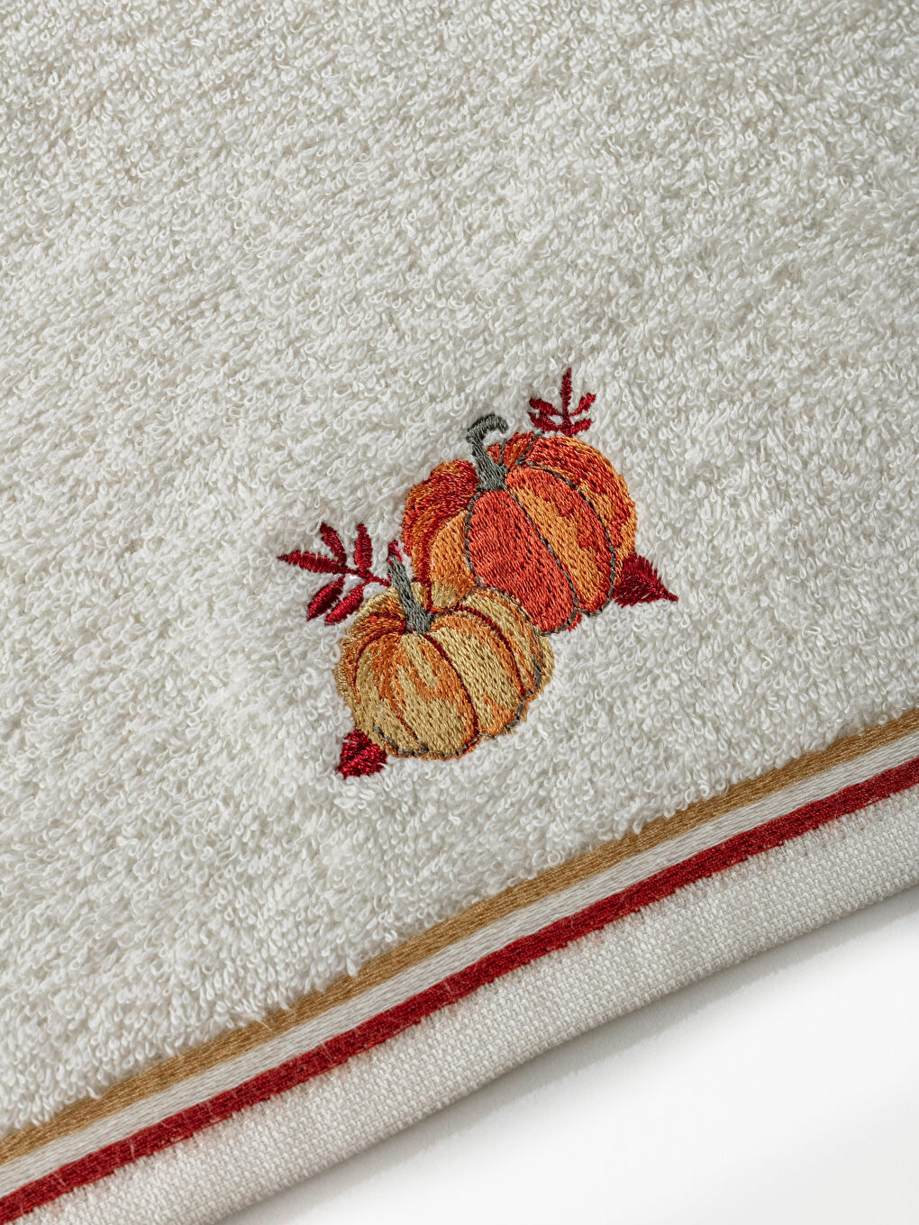 Embroidered Cotton Hand Towel 30x50 Cm-3