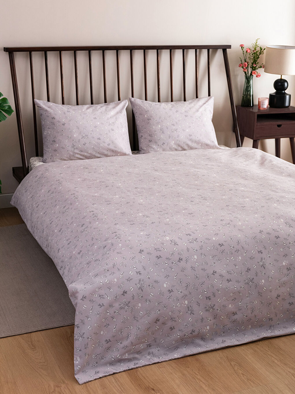 Karışık Çiçek Desenli Çift Kişilik Nevresim Takımı