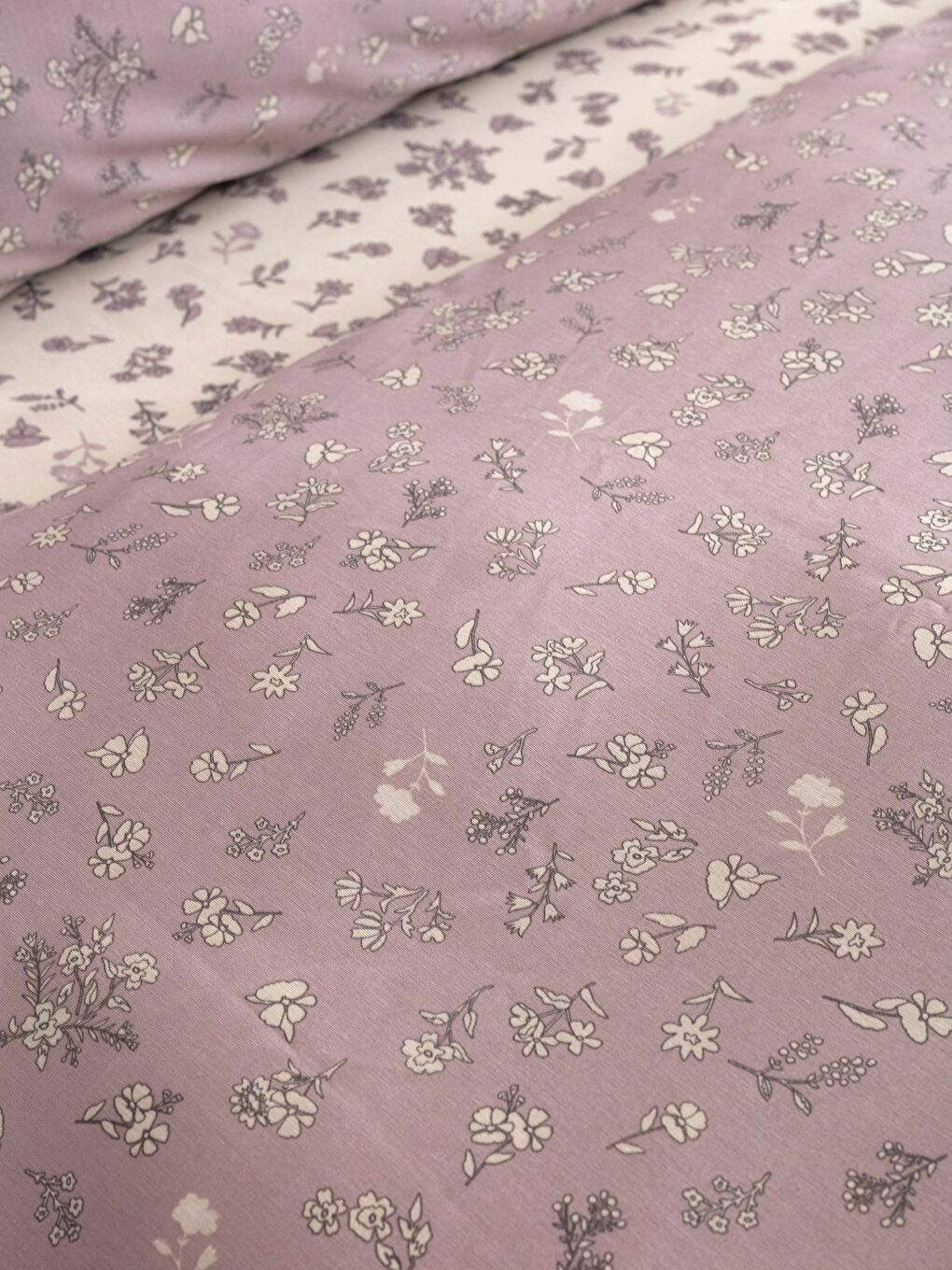 Karışık Çiçek Desenli Çift Kişilik Nevresim Takımı-5