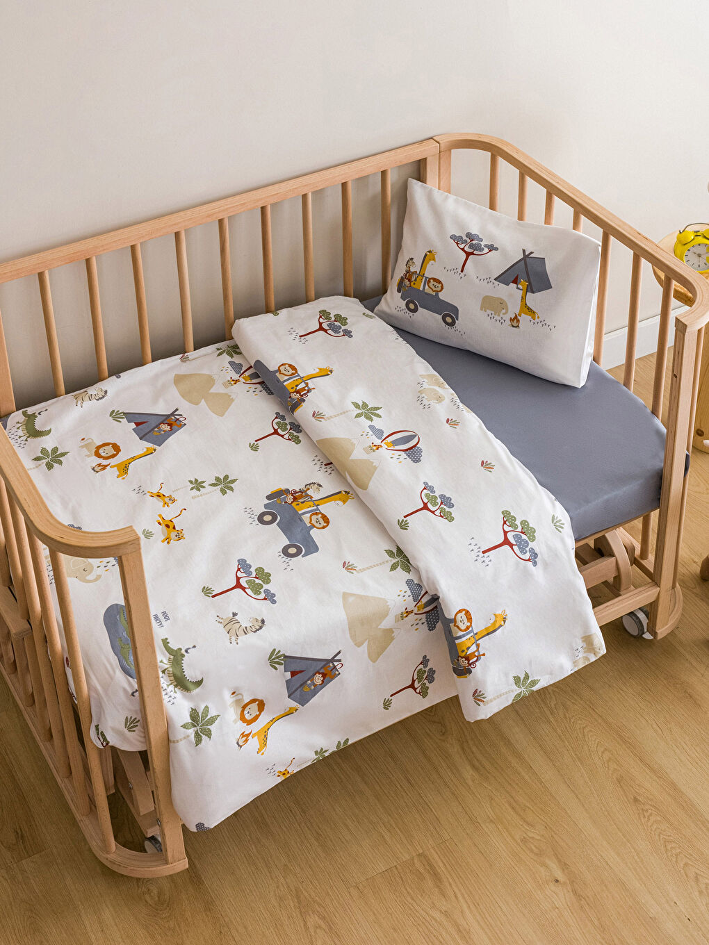 Karışık Desenli Pamuklu Bebek Nevresim Takımı-1