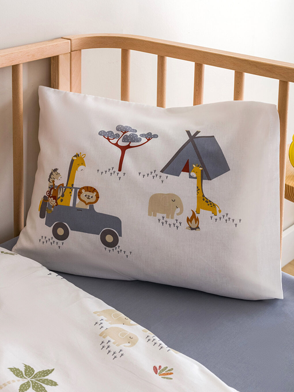 Karışık Desenli Pamuklu Bebek Nevresim Takımı-2