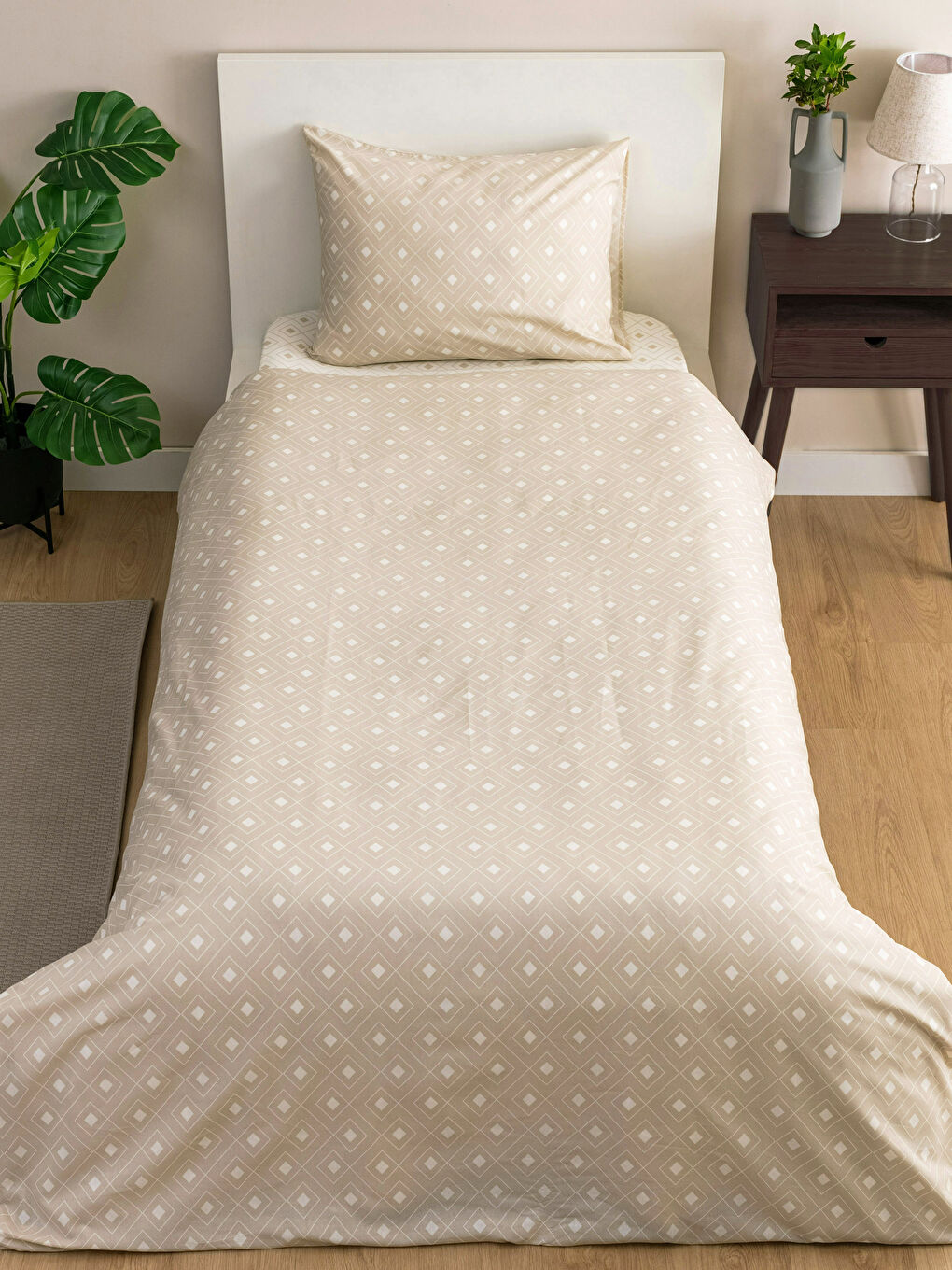 Karışık Geometrik Desenli Tek Kişilik Nevresim Takımı-1