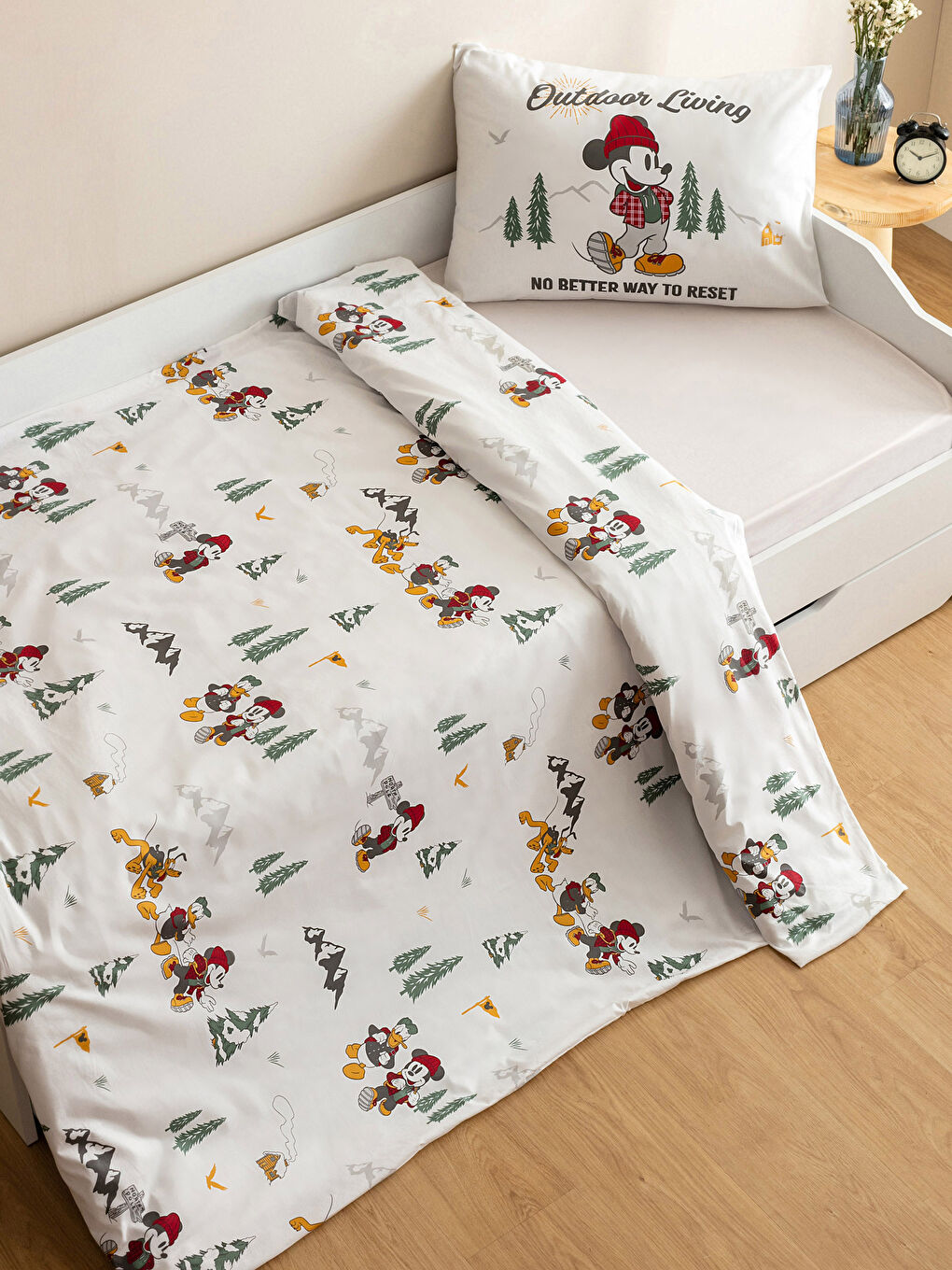 Mickey and Friends Licensed Children's Duvet Cover Set-1