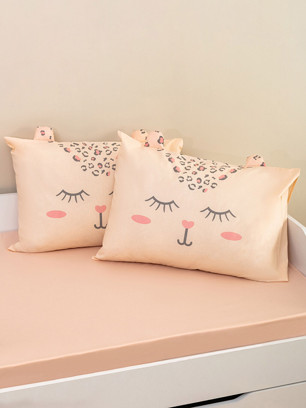 Наволочка для детей с принтом и 3D аппликацией 2 шт 50x70 см