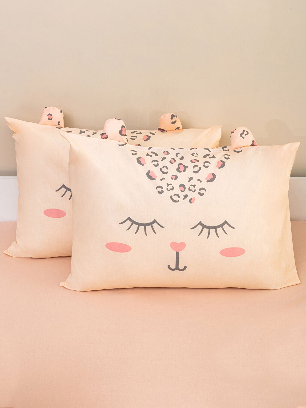 Наволочка для детей с принтом и 3D аппликацией 2 шт 50x70 см-1