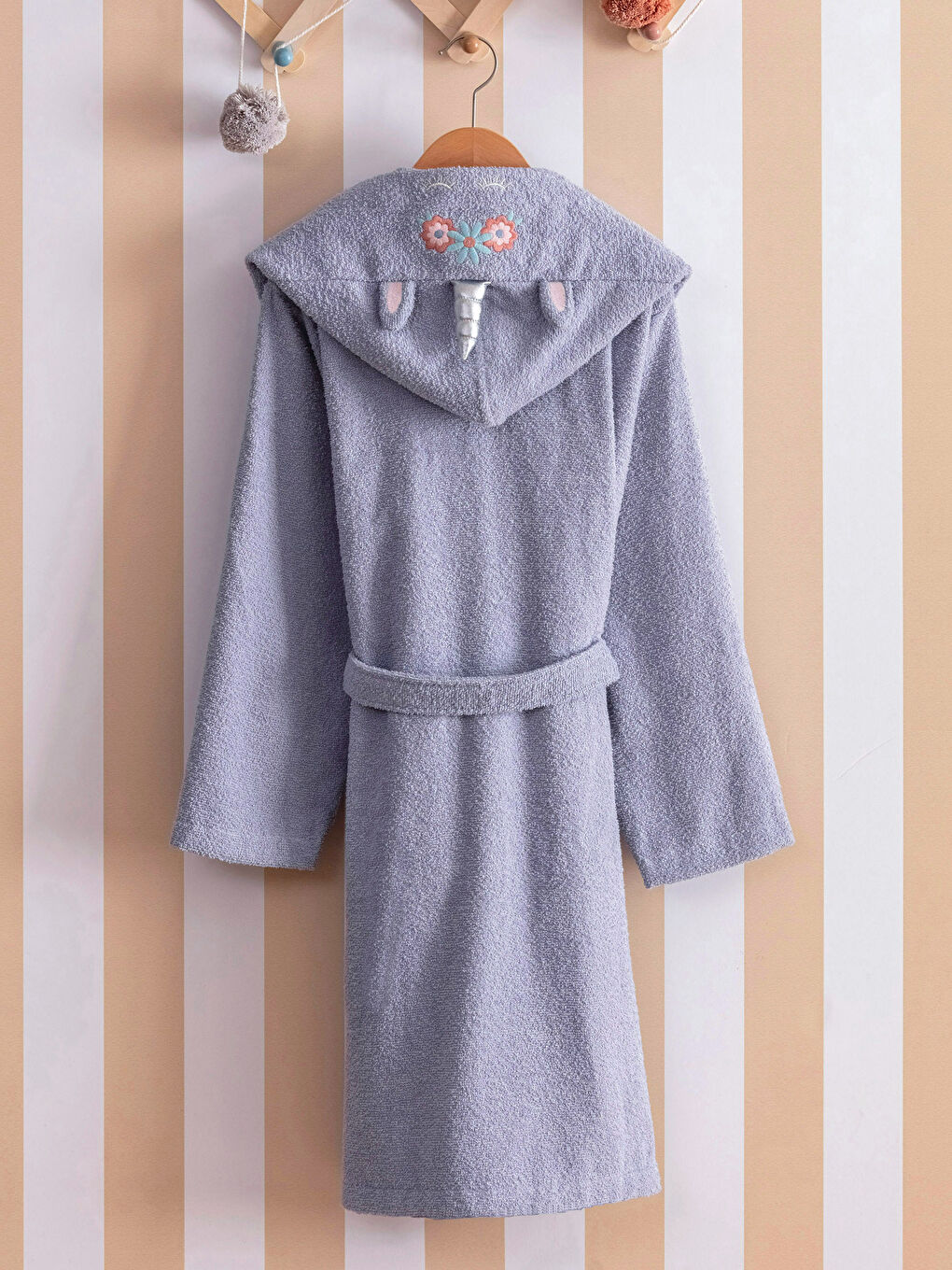 Lila 3d Aplike Detaylı Kapüşonlu Kız Çocuk Bornoz-1