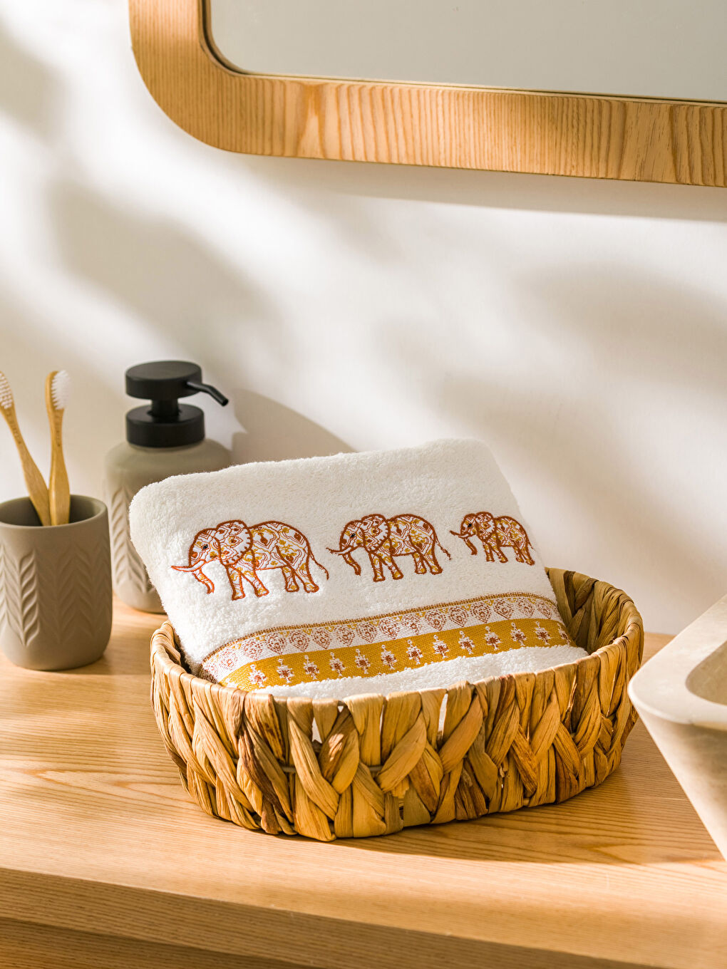 Embroidered Tassel Face Towel 50x80 Cm