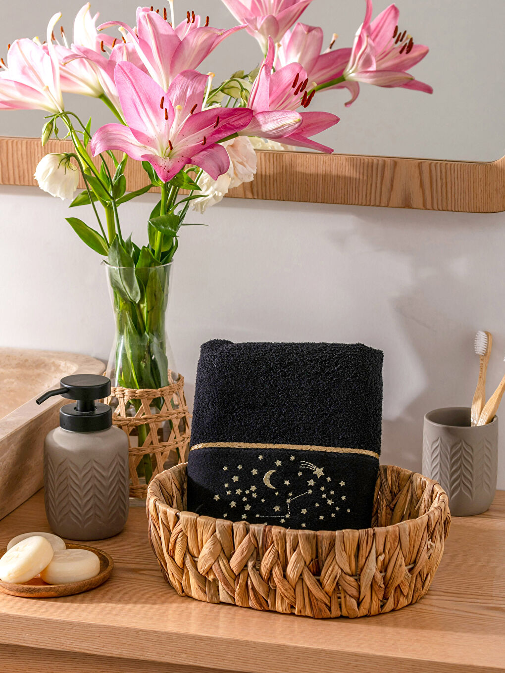 فوطة يد مطرزة 50x80 سم-1