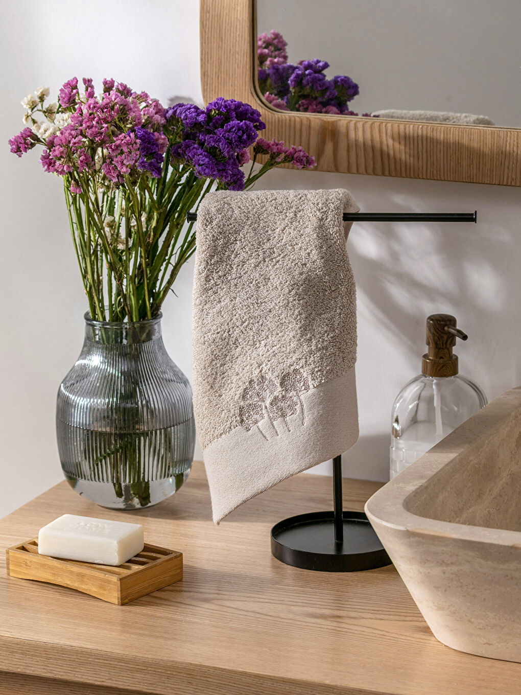 Gri Nakışlı Pamuklu El Havlusu 30x50 cm