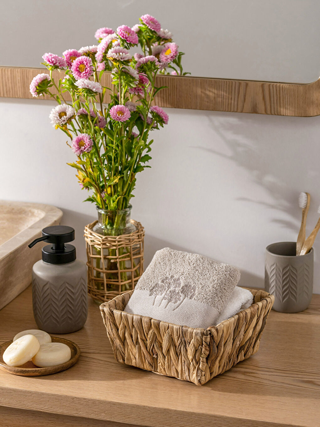 Gri Nakışlı Pamuklu El Havlusu 30x50 cm-1