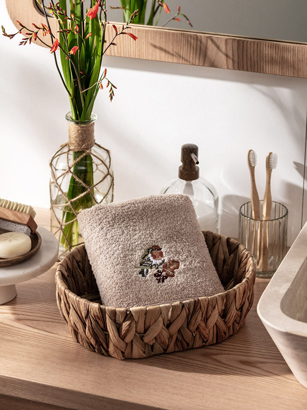 Embroidered Floral Cotton Hand Towel 50x80 cm