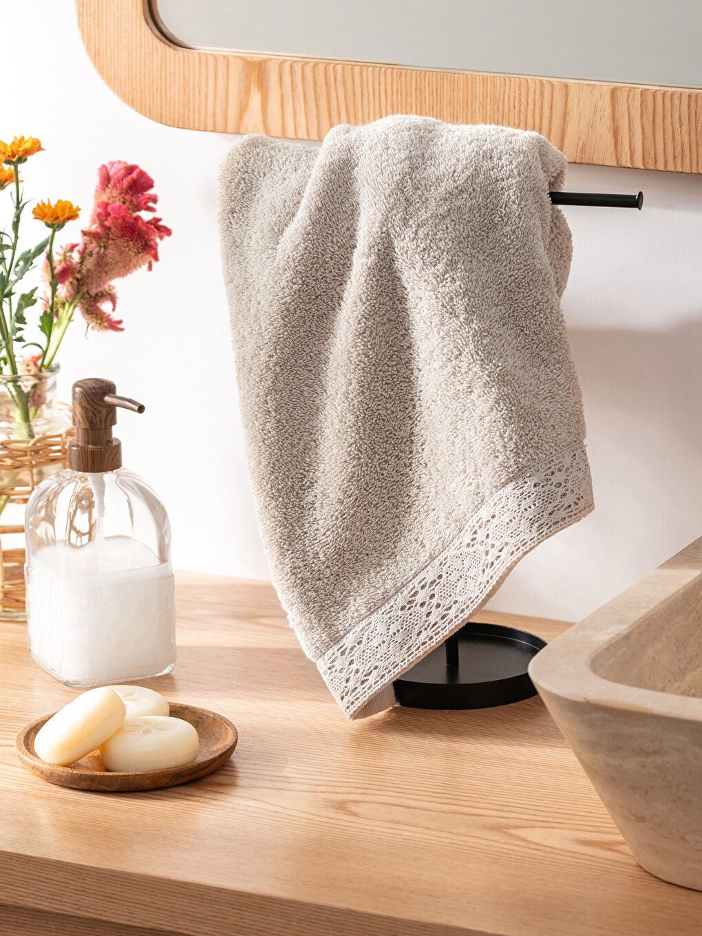 Lace Detailed Face Towel 50x80 Cm