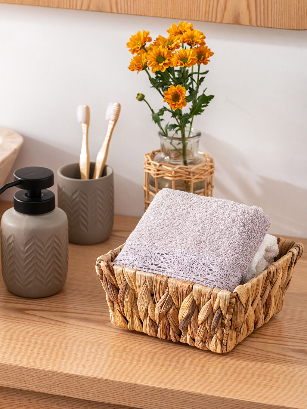LCW HOME Lace Detailed Hand Towel 30x50 Cm -W2GH92Z8-PLJ