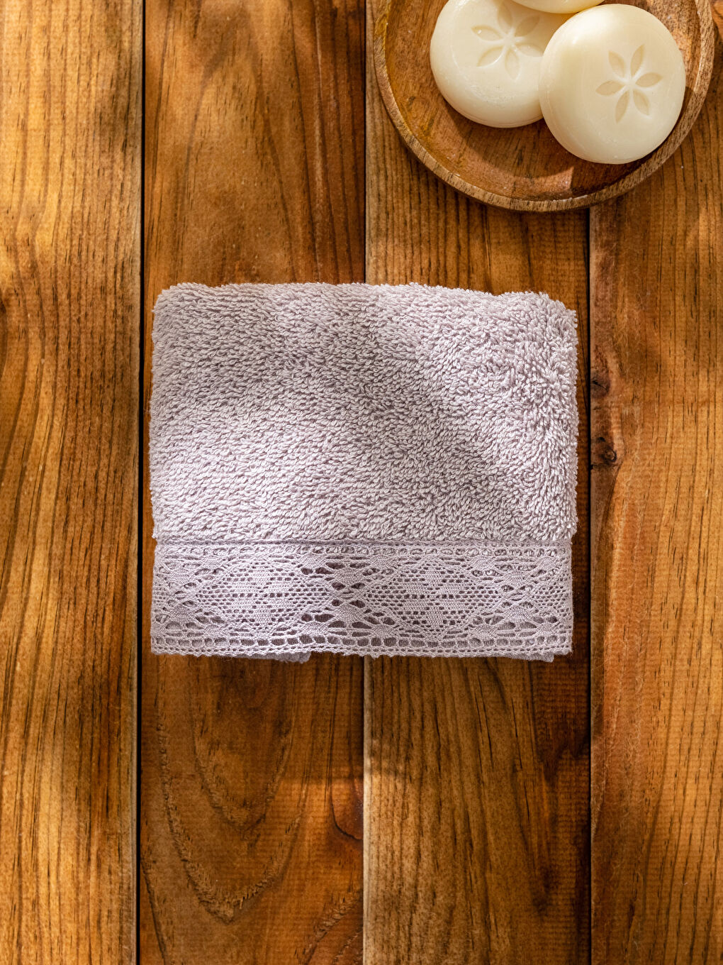 فوطة يد بتفاصيل دانتيل 30x50 سم-2