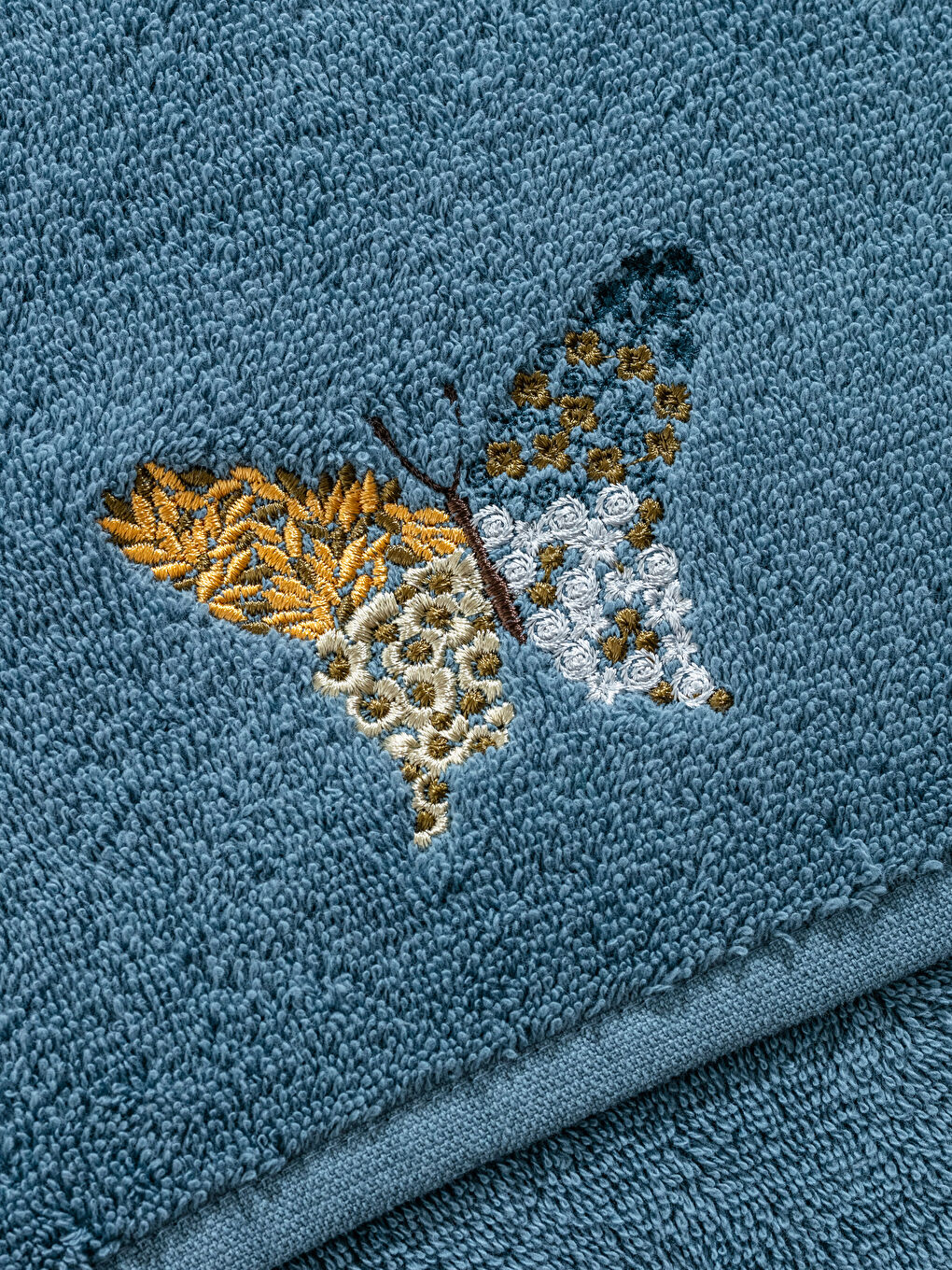 فوطة وجه قطن مطرزة بفراشة 50x80 سم-3