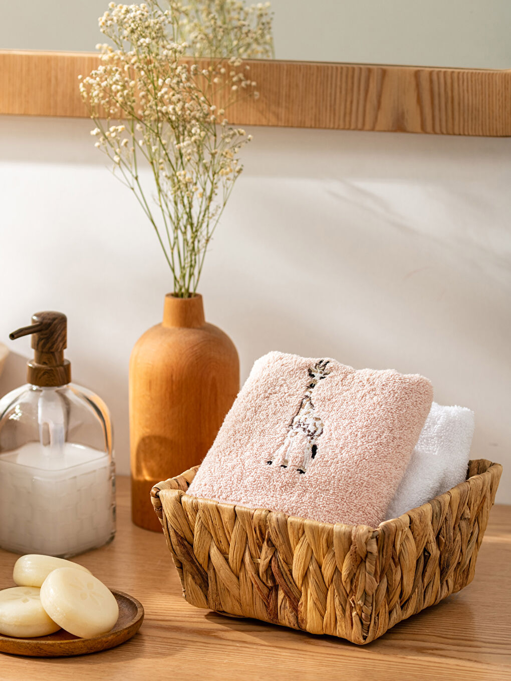 فوطة يد مطرزة 30x50 سم-1