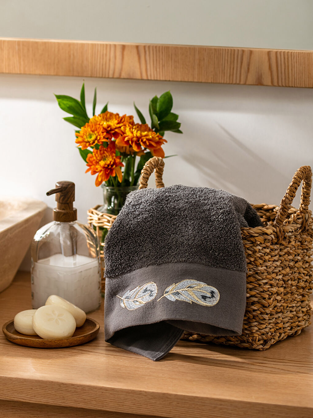 Embroidered Cotton Face Towel 50x80 cm-1