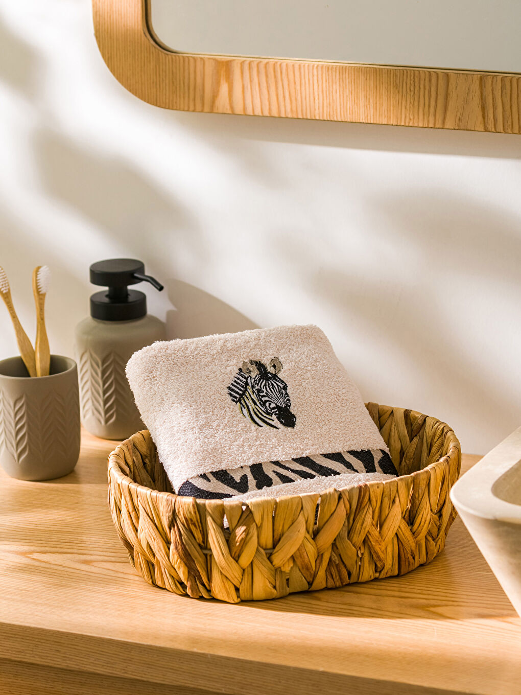 Embroidered Cotton Face Towel 50x80 cm