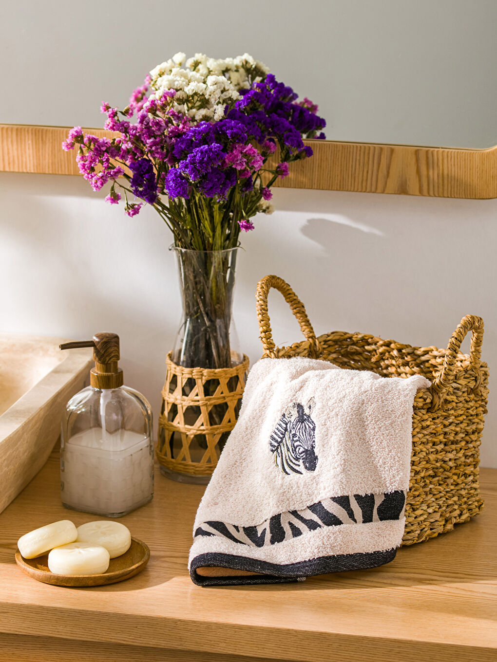 Embroidered Cotton Face Towel 50x80 cm-1