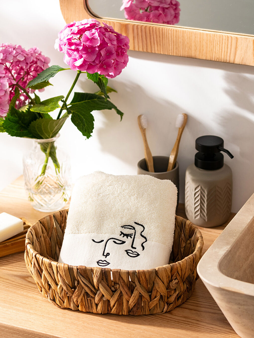 Embroidered Cotton Face Towel 50x80 cm