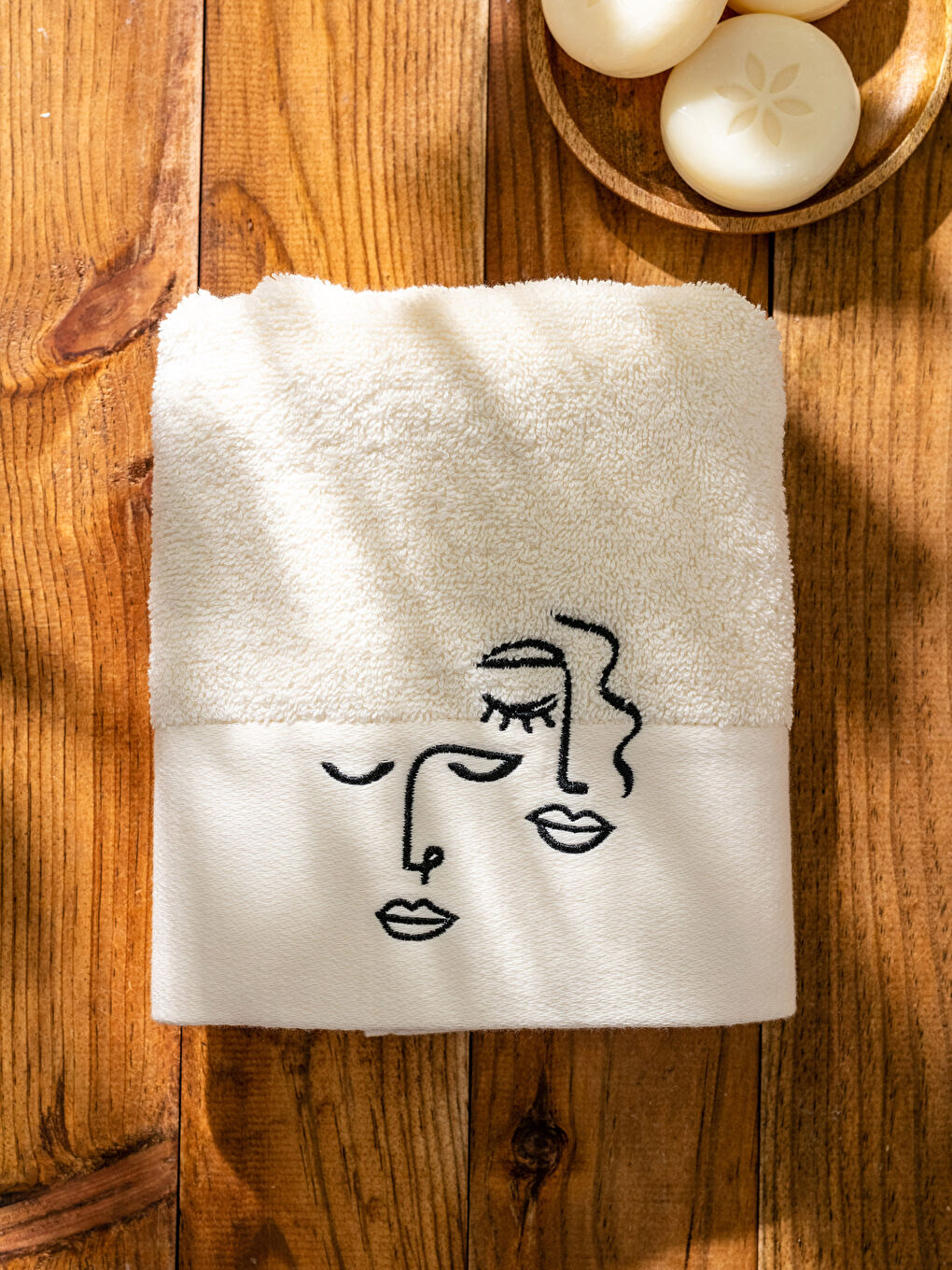Embroidered Cotton Face Towel 50x80 cm-2