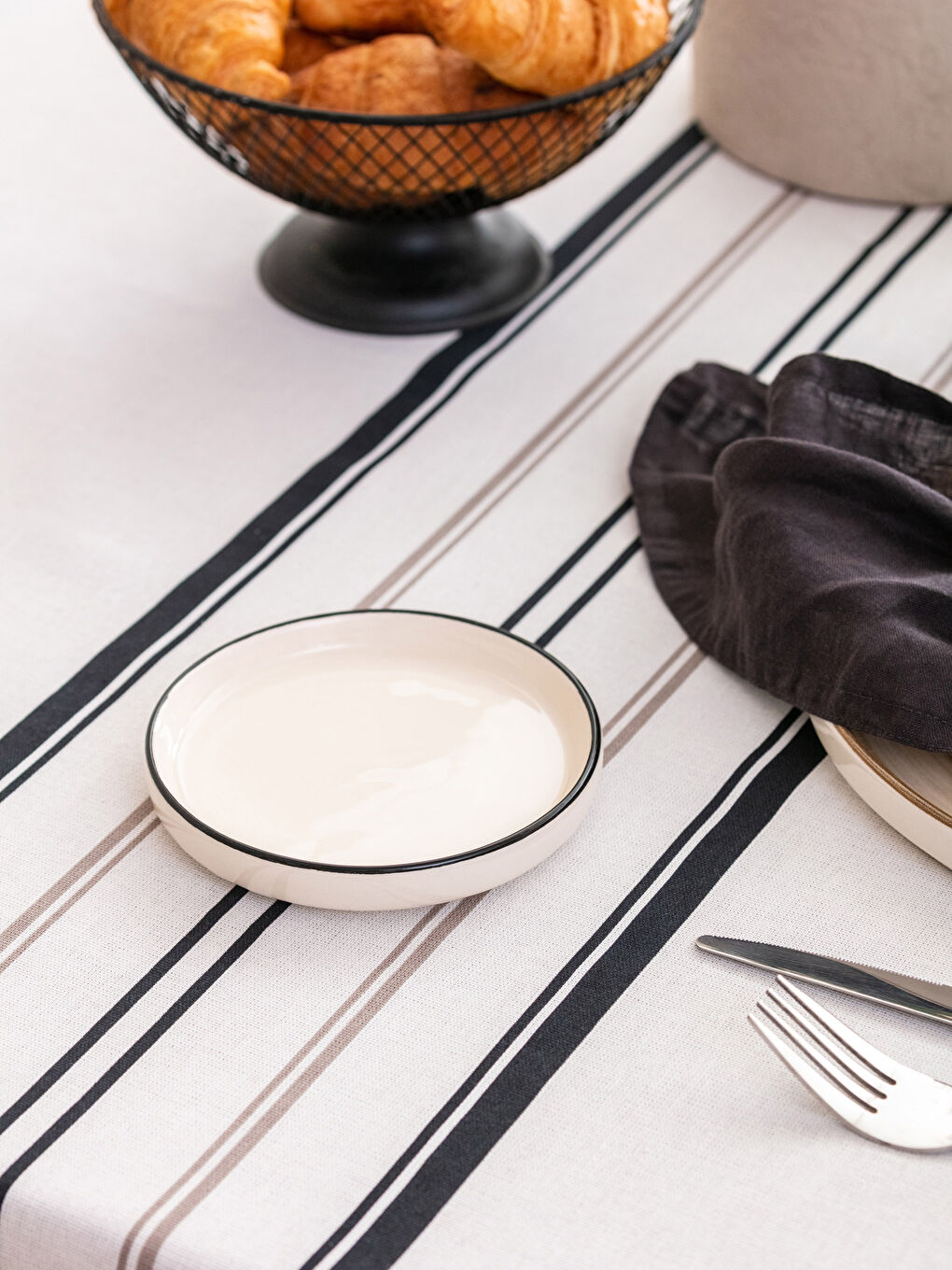 LCW HOME Flat Ceramic Cake Plate 12 Cm -W2GK73Z8-LQJ