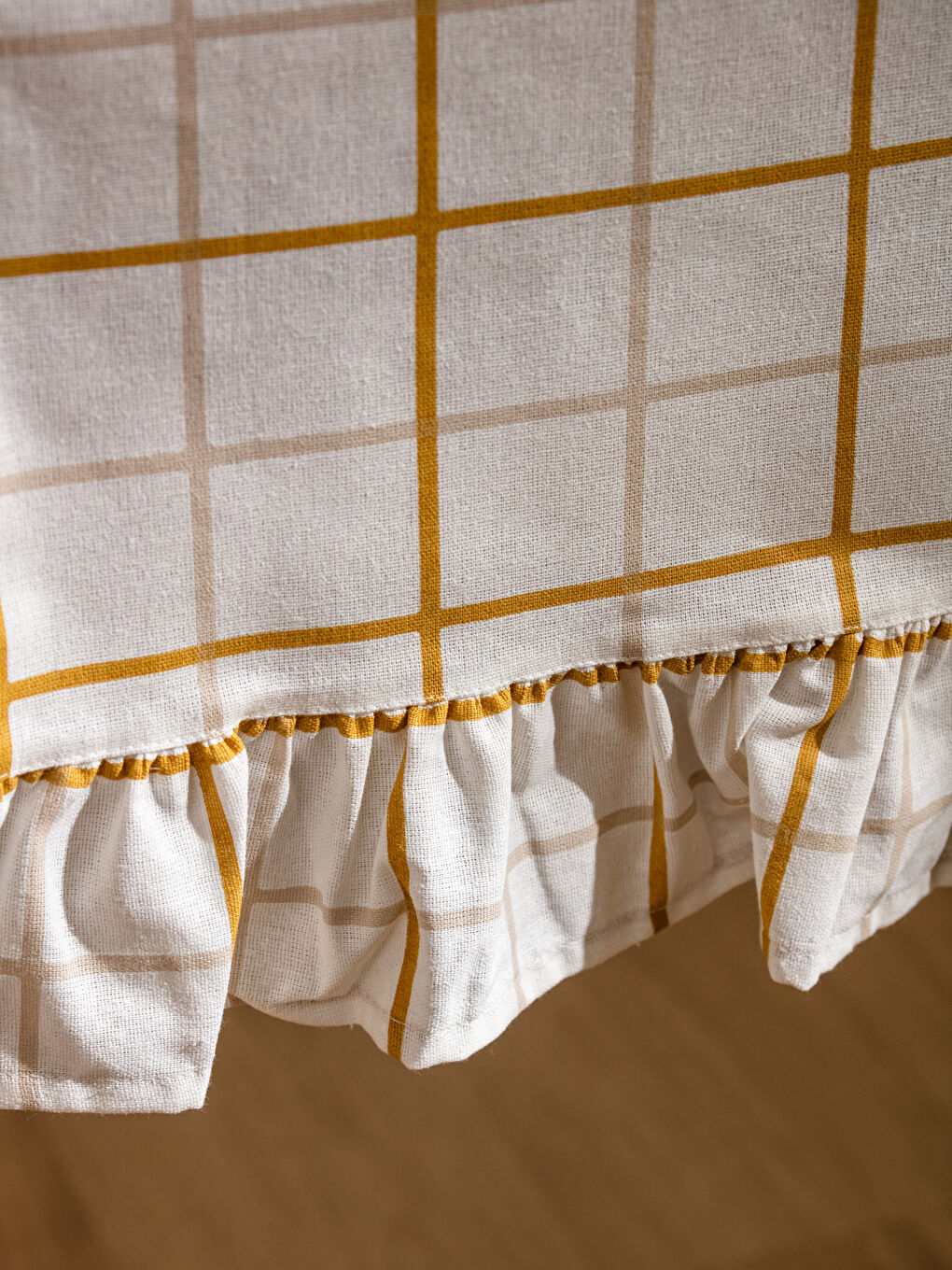 Ekru Desenli Fırfır Detaylı Pamuklu Runner 45x150 cm-2