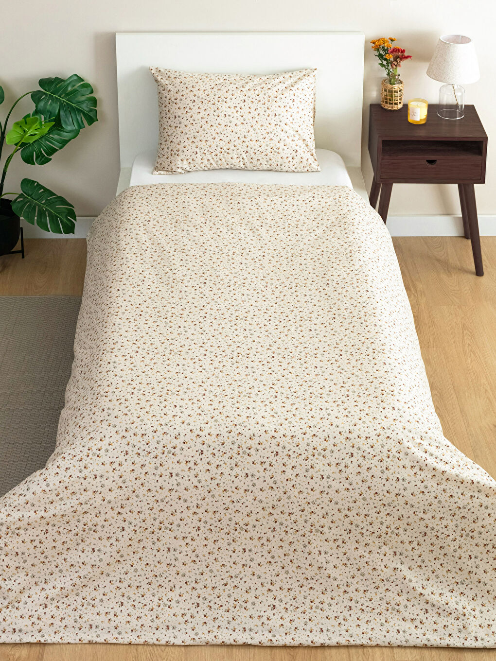 Karışık Desenli Tek Kişilik Nevresim Seti-1