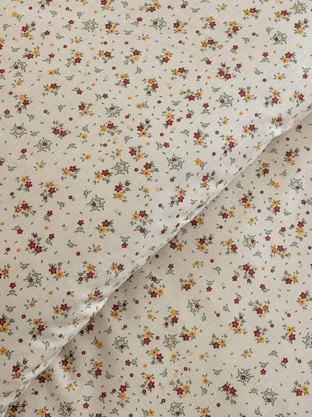 Karışık Desenli Tek Kişilik Nevresim Seti-4