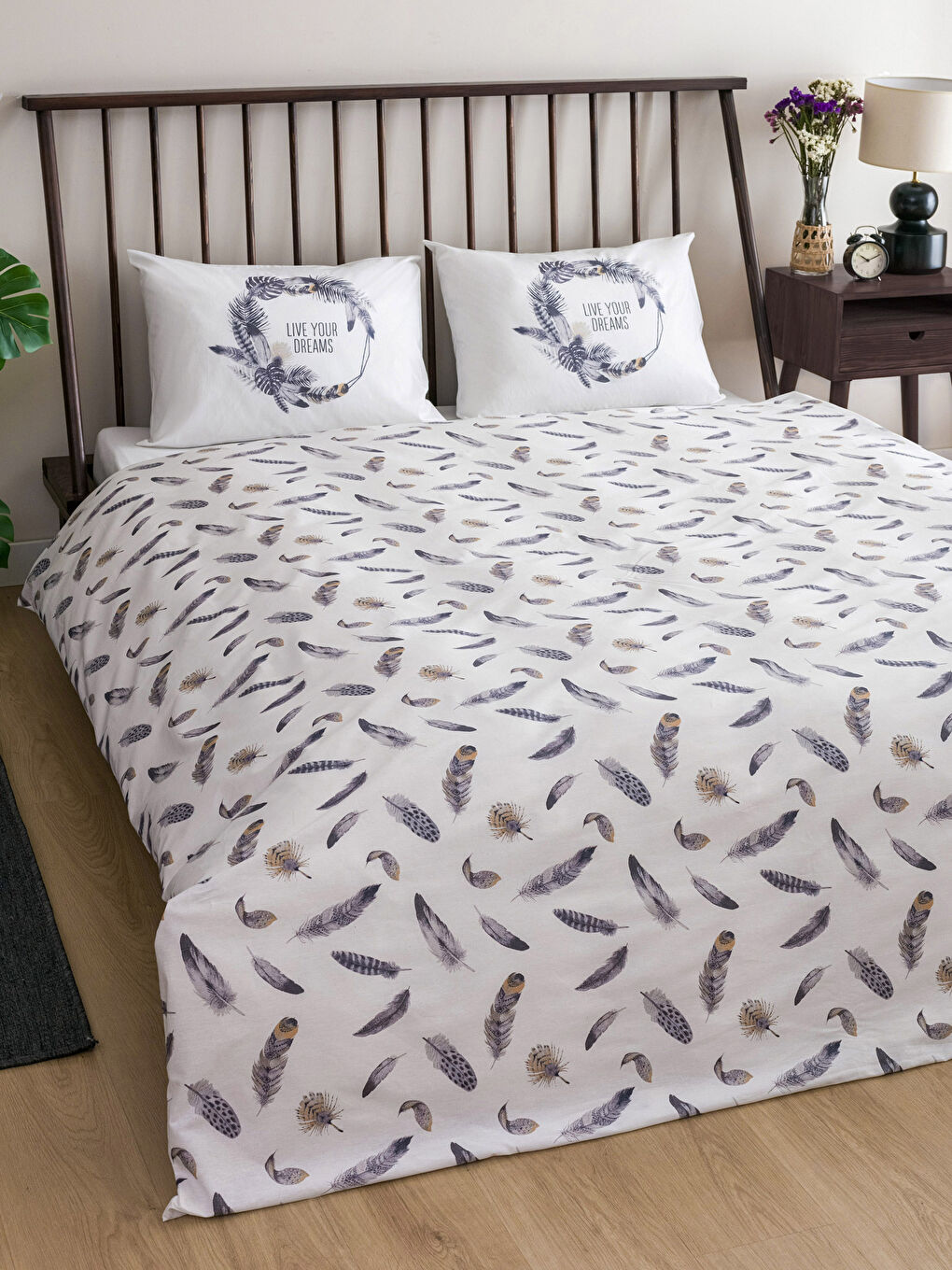 Karışık Baskılı Çift Kişilik Nevresim Seti