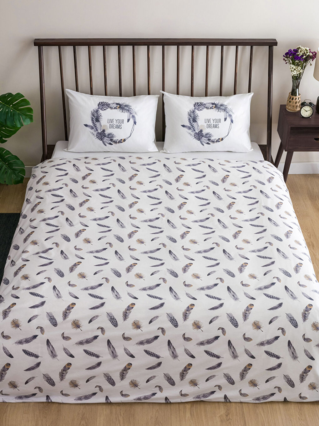 Karışık Baskılı Çift Kişilik Nevresim Seti-1