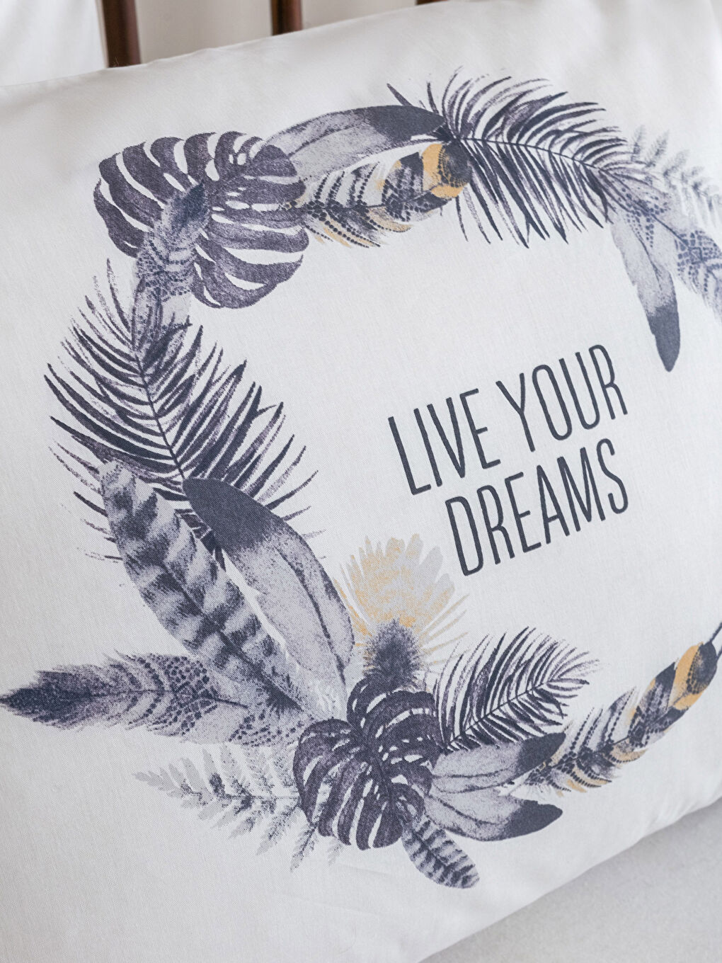 Karışık Baskılı Çift Kişilik Nevresim Seti-3