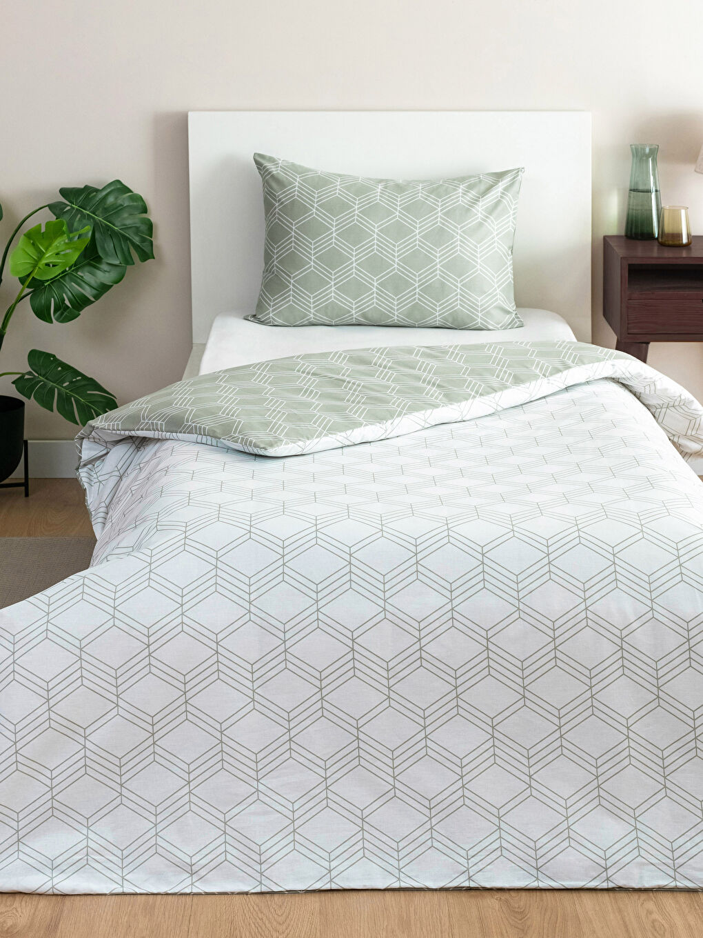 Yeşil Desenli Tek Kişilik Nevresim Seti-1