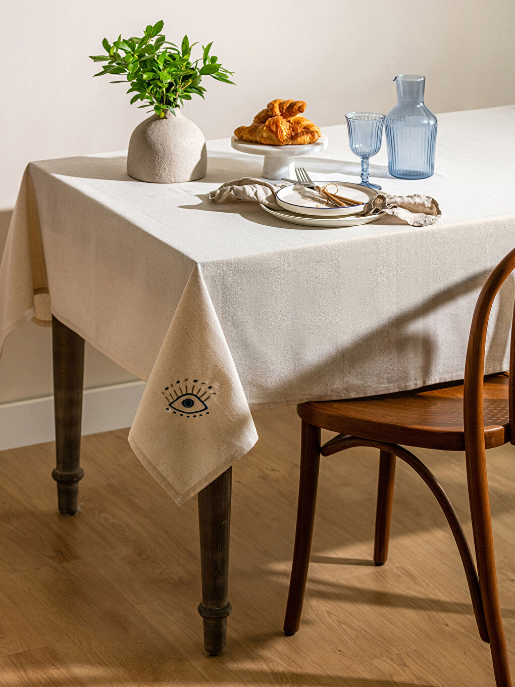 Nappe Brodée 150x150 Cm